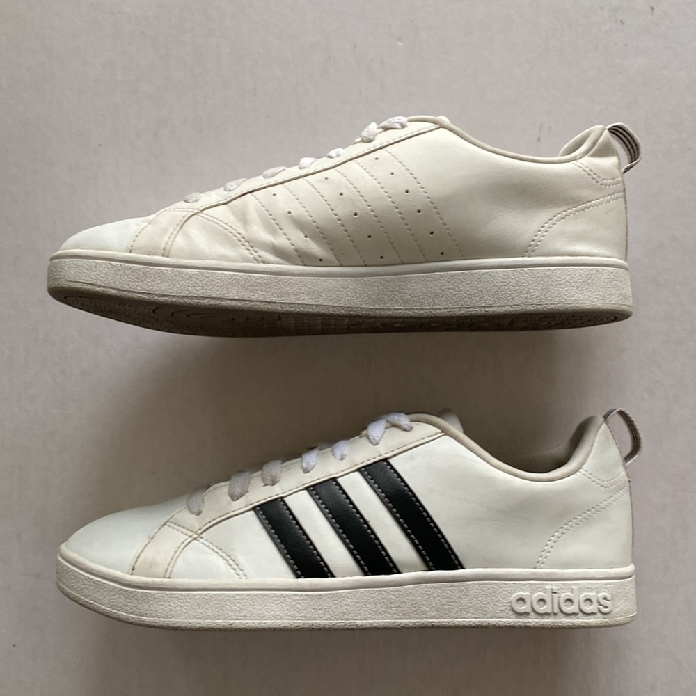 Adidas Women’s White Sneakers Size 8